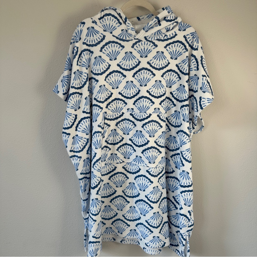 Throwzy Women’s Blue and White Shell Pattern Swim Suit Coverup/Poncho